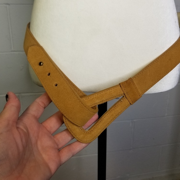 Vtg Coldwater Creek Beige Suede Loop Boho belt